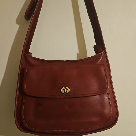 Vintage COACH Red Taft Leather Crossbody Bag #9980 – Classic & Rare - Picture 2 of 16